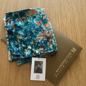 Beautiful scarf from The Metropolitan Museum of Art. Brand new!